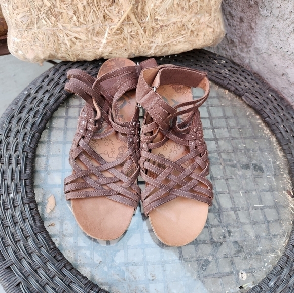 OTBT St Joseph Wedge Sandal  Brown Tan Leather Strappy Studded Gladiator - Picture 10 of 14